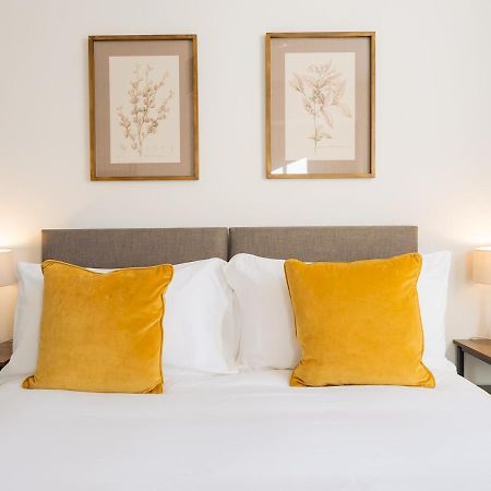 Pass The Keys Stunning 2 Bed Retreat In The Heart Of Bath Apartment Exterior photo